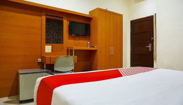Hotel O near Mall Panakukang formerly Rika Hotel Makassar