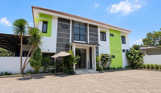 Hotel O near Monumen Jogja Kembali formerly Greenhouse Exclusive Kost Tegalwaras in Beran-kidul