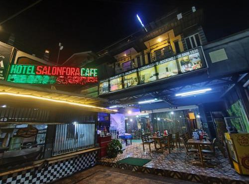 Hotel Salon Fora & Cafe