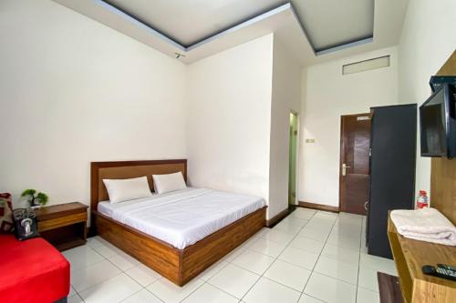 Hotel Tirta Jadi at Karangkobar Banjarnegara Mitra RedDoorz in Karangkobar