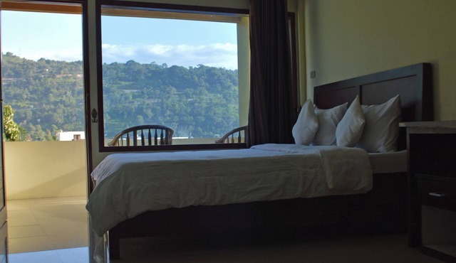 Hotel Toba Shanda By Helocus in Parapat
