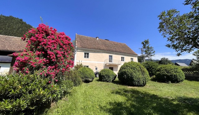 Hubenbauer - old farmhouse with a large garden in Steiermark