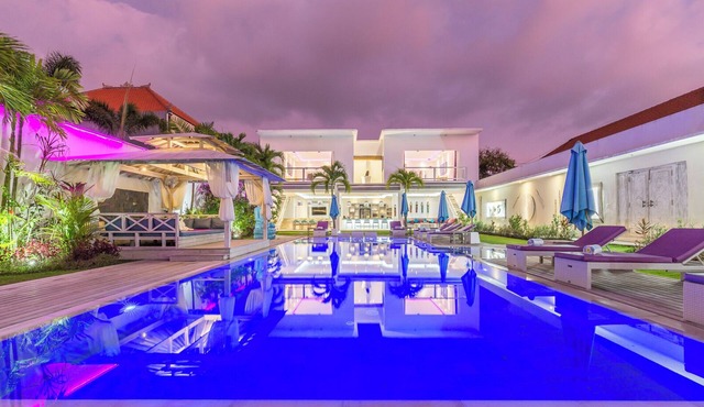 Huge Architect Villa, 17m Private Pool, Seminyak in Seminyak