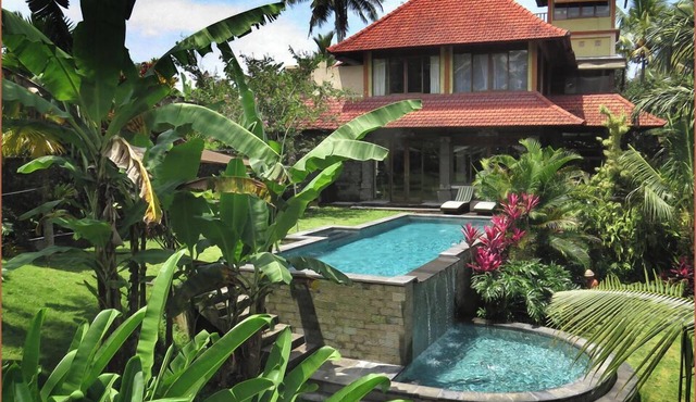 Huge, luxurious, private, and peaceful estate surrounded by nature close to Ubud