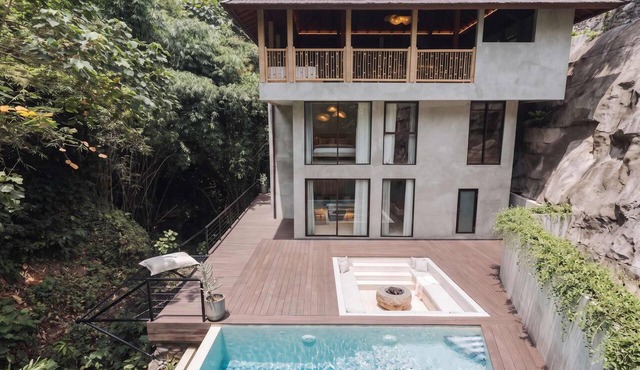 Jungle Villa, Brand New, Unique Art Design, Pool in Gianyar Regency