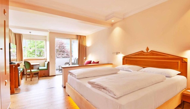Junior suite "Carmen" HP - Amerika-Holzer Hotel Resort in Klopein