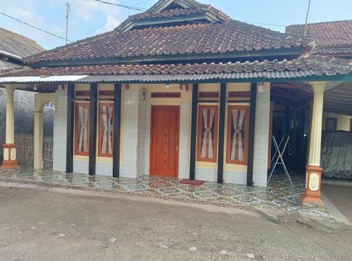 Jupe Homestay batukaras