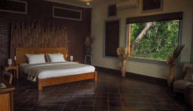 Kailash Lodge