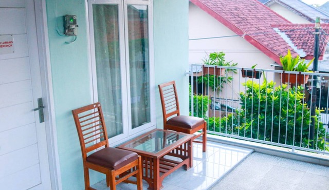 Kozi Kost Paviliun in Tegal