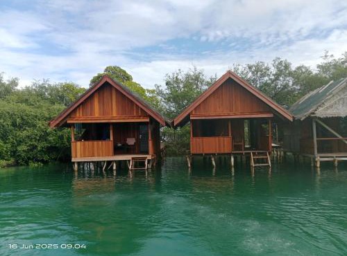 Lagoon Homestay