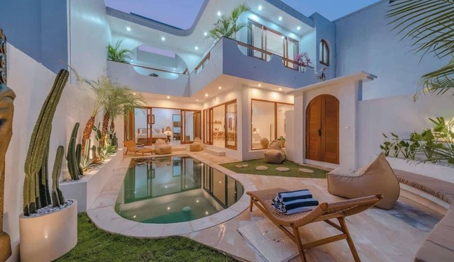 "LARRI" - Architect & Luxurious 3BR - Canggu Beach in Bali