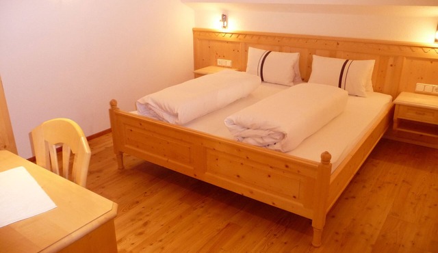Limestone comfort double room with breakfast in Innervillgraten