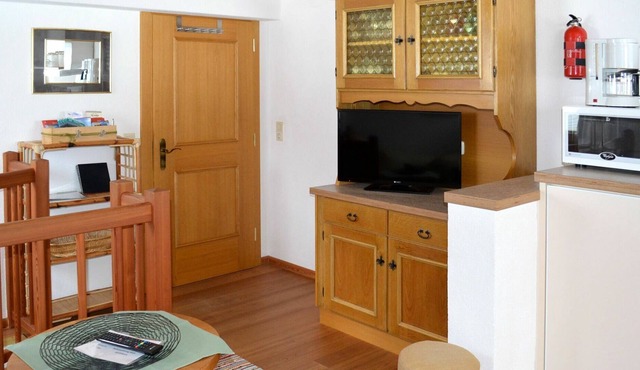 Lovely apartment for 3 guests with WIFI, patio and parking in Flirsch