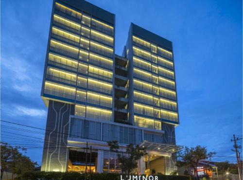 Luminor Hotel Jemursari By WH with The Best Breakfast in Town and Located Near Surabaya Industrial Estate Rungkut SIER in Surabaya
