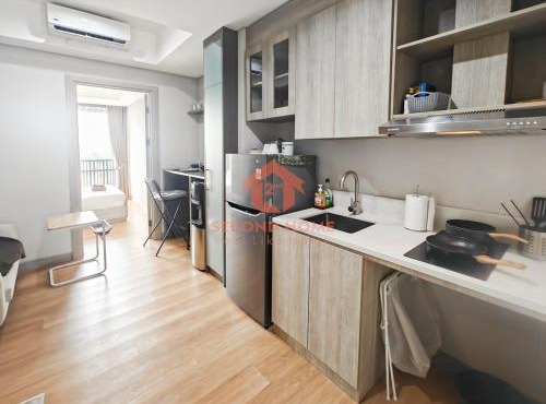 Luxury 1BR Fatmawati CC Apt Pool, Gym, Wi-Fi