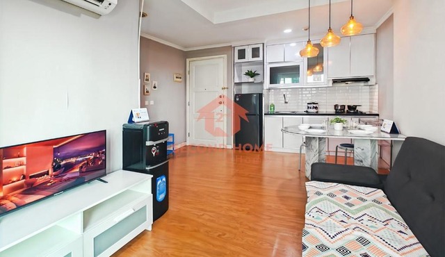 Luxury 2BR Gading Apt MOI Pool & Wi-Fi
