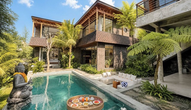 Luxury 4BR Villa - Walk to Ubud Center in Ubud