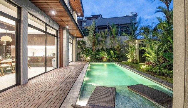Luxury 5-Bedroom Villa in Canggu, Walk to the Beach