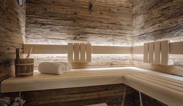 Luxury Apartment at Lake Wolfgang | with Hot Tub for 4 Guests | panoramaNEST in Strobl
