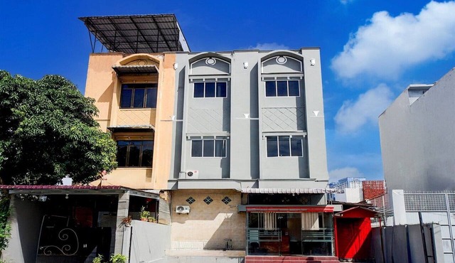 Luxury Deluxe DBL Retreat W/Free WiFi and Parking in Medan