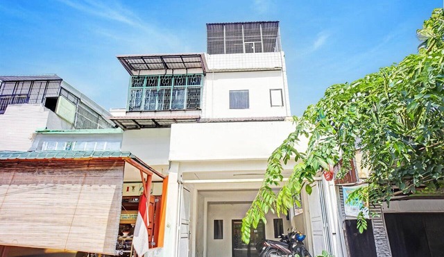 Luxury Deluxe DBL Retreat W/Free WiFi and Parking in Medan