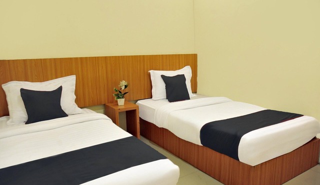 Luxury Twin Stay with Free WiFi and Parking