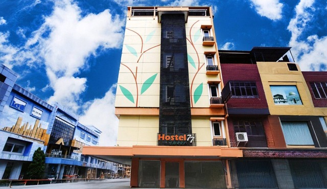 Luxury Twin Stay with Free WiFi and Parking in Palembang