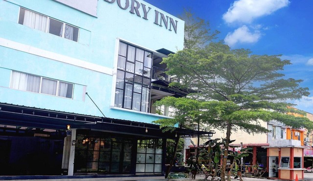 Luxury Twin Stay with Free WiFi and Parking in Batam