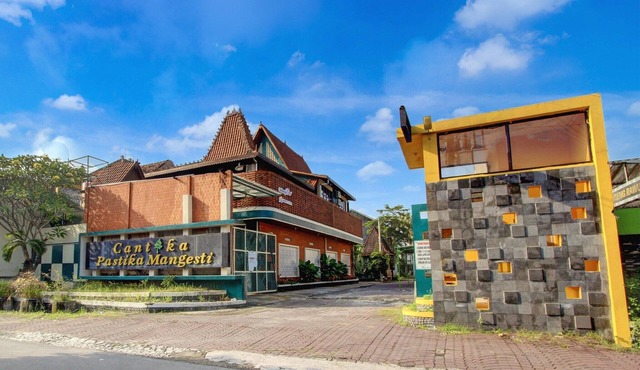 Luxury Twin Stay with Free WiFi and Parking in Solo