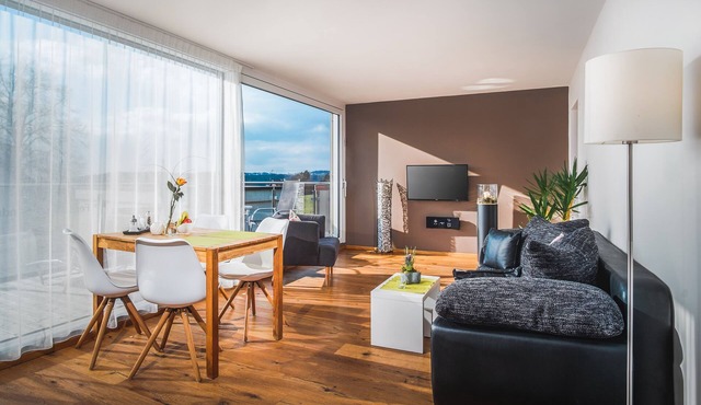 Luxury vacation apartment with a balcony, 2 rooms, 55 m², direct access to hiking trails, near the lake in Gemeinde Hörbranz