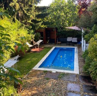 Modern house in central with pool in Budapest