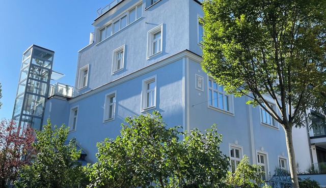 Modern luxury top-floor apartment with terrace and view of Vienna in prime location in Vienna