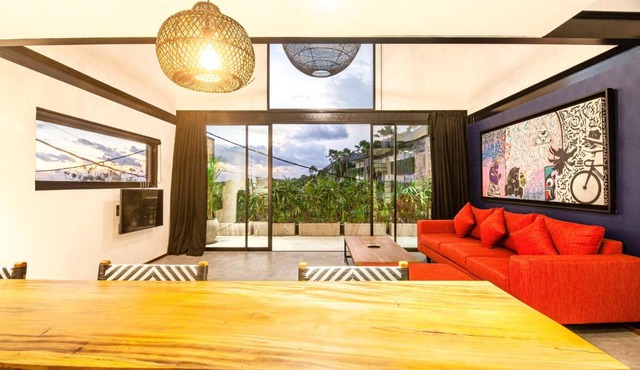 Modern Spacious Loft 200m from the beach Canggu