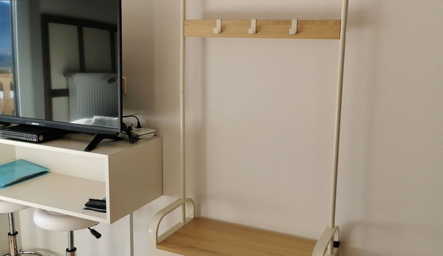 Moderne Studio für 2 mit Bequemes Schlafsofa und Ensuite Badezimmer in Reisach