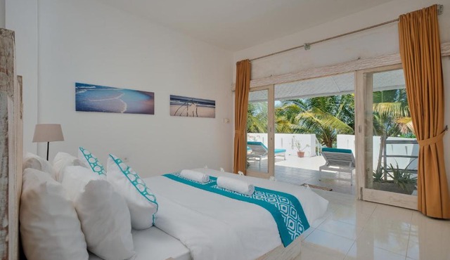 Myamo Beach Lodge