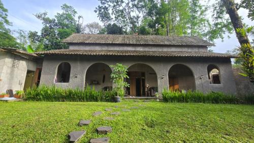 nDalem Riyartan Villa Kaliurang