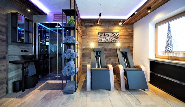 New apartment at Zugspitze with a spa, hot tub, barbecue area, and a beautiful outdoor space. in Ehrwald