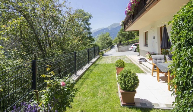 Nice apartment for 4 people with WIFI, TV, panoramic view and parking in Kauns