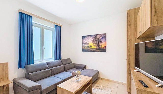Nice apartment for 8 guests with WIFI, A/C, TV and pets allowed in Großklein