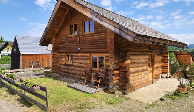Nice chalet in Klagenfurt with hot tub in Klagenfurt am Wörthersee