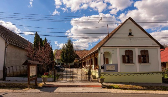 Noresa Étterem és Panzió in Szálka