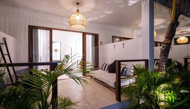 Ohana's Beachfront Resort & Beach Club in Lembongan Island
