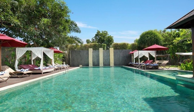 One Bedroom Suite Villa with a private pool only 5 minutes drive to the beach