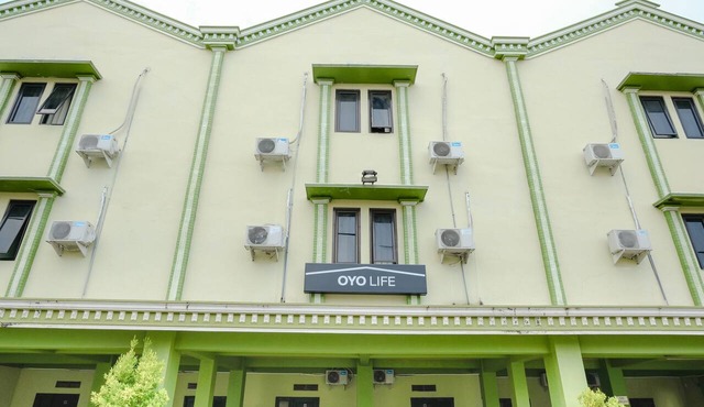 Oyo 2508 Alba Suites Homestay in Tulungagung