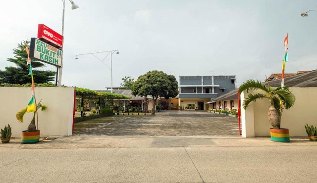OYO 2900 New Bukit Kasih in Genteng