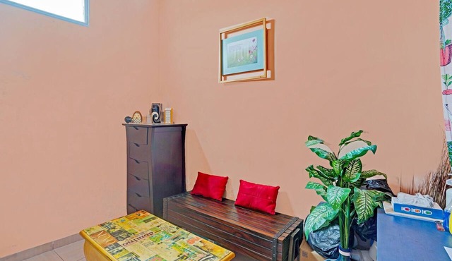 OYO 90234 Dhoho Family Guest House in Kediri