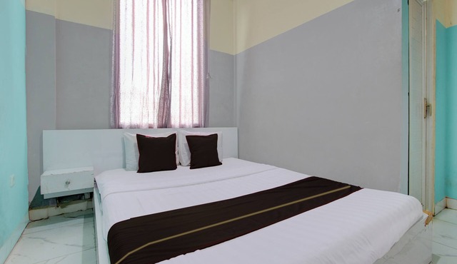 OYO 94919 Nay Guesthouse Dan Kost in Surakarta