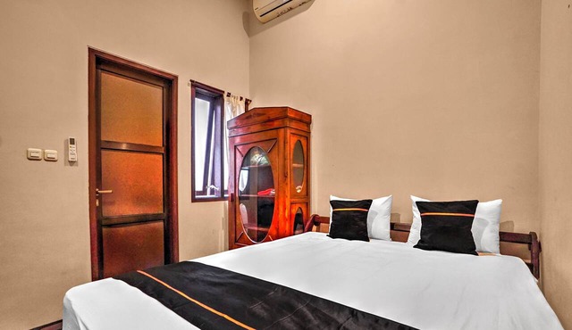 OYO 95211 Duta Hotel Banyuwangi in Jajag