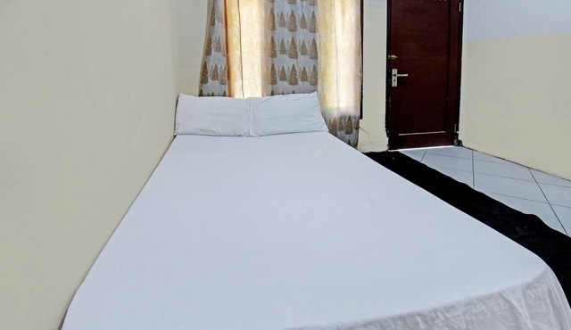 OYO Life 92853 Kost 999