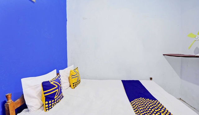 OYO Life 92921 Omaya Kost Syariah in Jombang